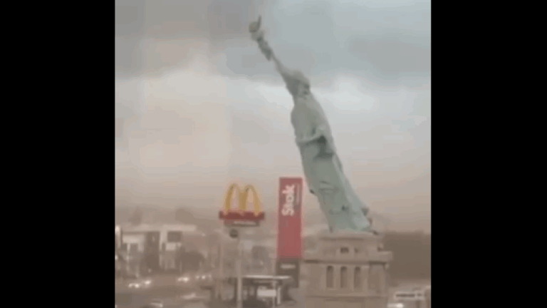 Θυμίζει Χόλιγουντ: Έπεσε λόγω ανέμων το Άγαλμα της Ελευθερίας (της Βραζιλίας) – Δείτε βίντεο