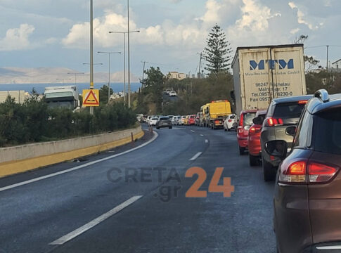 Το «μπλόκο» στην Εθνική και το κυκλοφοριακό κομφούζιο (βίντεο)