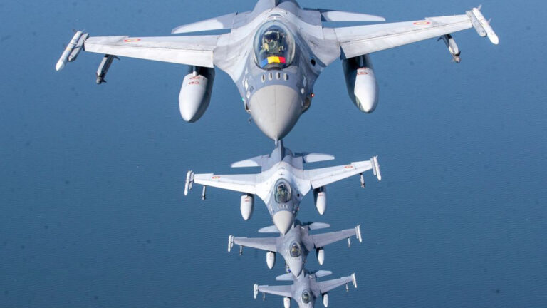 «Το Καλίνινγκραντ και η Σεβαστούπολη θα καταστρέφονταν μέσα σε ώρες»: Πού θα χτυπούσε το ΝΑΤΟ στη Ρωσία