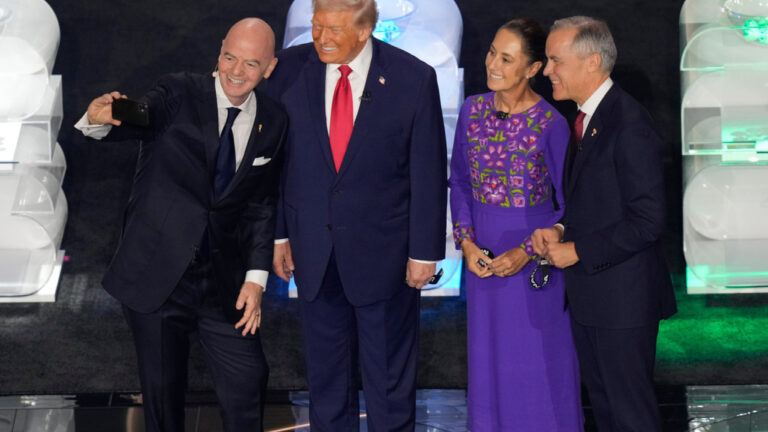 Τραμπ: «Ευκαιρία να συζητήσουμε εμπορικά θέματα με τους ηγέτες του Μεξικό και του Καναδά»