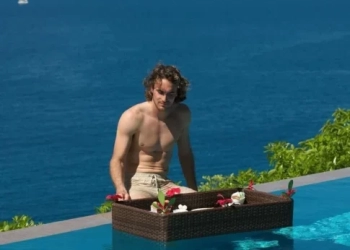 Τσιτσιπάς: Στιγμές χαλάρωσης στις Σεϋχέλλες με τον αδερφό του και φίλους