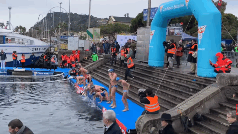 Βαρκελώνη: Εκατοντάδες άνθρωποι συμμετείχαν στο Copa Nadal 2025 - ΔΕίτε βίντεο