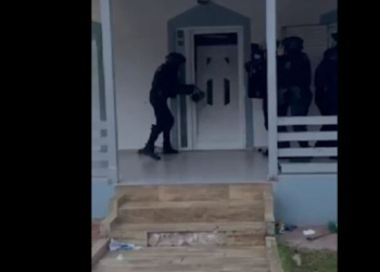 Βίντεο από τη μεγάλη αστυνομική επιχείρηση για την εξάρθρωση σπείρας στην Αττική