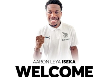 Ξανά στα ασπρόμαυρα ο Ισέκα