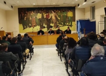 «Ζεσταίνουν» τρακτέρ οι αγροτοκτηνοτρόφοι της Κρήτης – Παραμένουν τα μπλόκα σε όλη τη χώρα