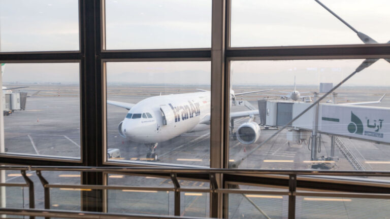 Αεροπορικές εταιρίες ακυρώνουν πτήσεις στο Ιράν 