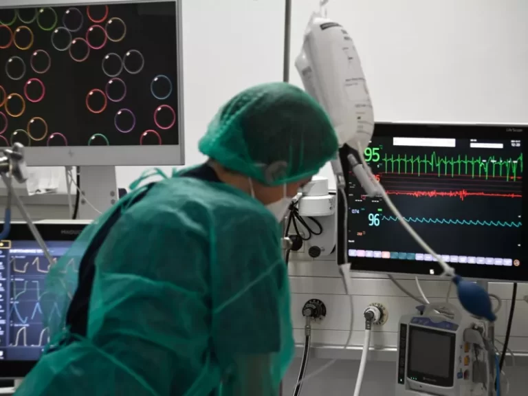 ΜΕΘ νοσοκομείου ασθενής