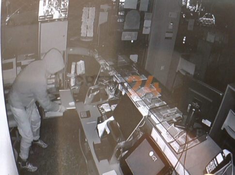 «Ακροβατική» διάρρηξη σε πρακτορείο ΟΠΑΠ στα Χανιά: Δείτε φωτογραφίες!