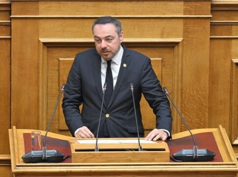 Άμεσες ενέργειες για την προστασία των καταναλωτών από τις χρεώσεις των Τραπεζών ζήτησε ο Φραγκίσκος Παρασύρης