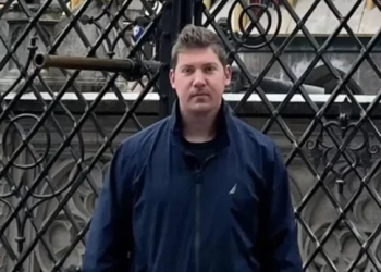 «Αν ο Θεός τον βοήθησε να ζήσει, μην αφήσουμε την προσπάθεια» λέει η μητέρα του Αλέξη – Επανεκκινούν αύριο οι έρευνες