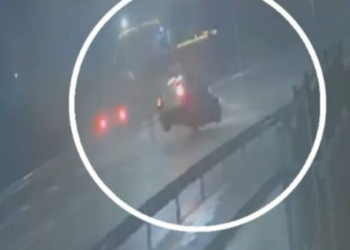 Ανεμοστρόβιλος σήκωσε στον αέρα αυτοκίνητο στην Ηλεία – Η σοκαριστική μαρτυρία της οδηγού - Δείτε βίντεο