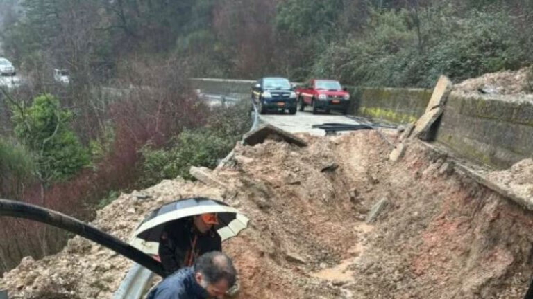 Ανεμοστρόβιλος στο Καλπάκι Ιωαννίνων «σήκωσε» ολόκληρη πτηνοτροφική μονάδα - Φόβοι για πλημμύρες στην Ήπειρο