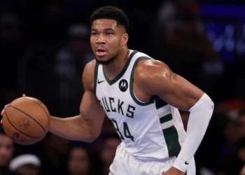 Αντετοκούνμπο: Βασικός στo All Star Game για 10η συνεχόμενη χρονιά!