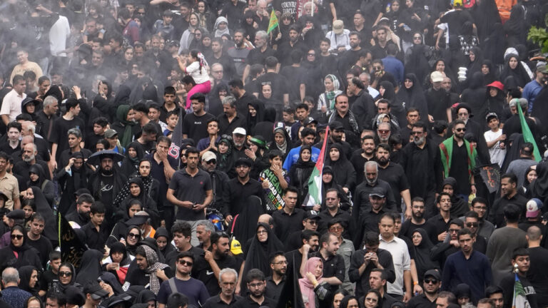 Απόδραση από το Ιράν: Πακιστανοί φοιτητές μοιράζονται τις εφιαλτικές εμπειρίες τους