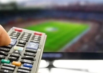 Αθλητικές μεταδόσεις: Συνεχίζεται η ποδοσφαιρική δράση το Σάββατο με μεγάλα παιχνίδια