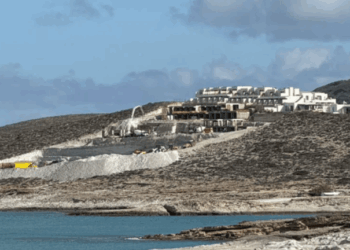 «Μπλόκο» του ΣτΕ στο ξενοδοχείο White Coast στην παραλία Μύτακας της Μήλου