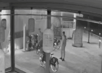 Χανιά: Κατέστρεψαν τα νέα ηλεκτρικά ποδήλατα του δήμου – Στέλνει βίντεο στην αστυνομία ο Σημανδηράκης