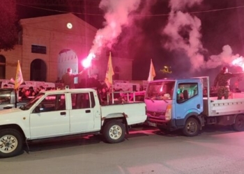 Χανιά: Με καπνογόνα η «αποχώρηση» των αγροτών από το μπλόκο