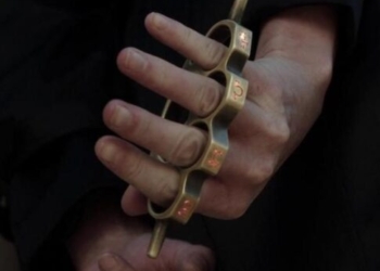 Χανιά: Με σιδερογροθιά και σφαίρες «πιάστηκε» 19χρονος