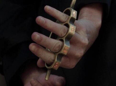 Χανιά: Με σιδερογροθιά και σφαίρες «πιάστηκε» 19χρονος