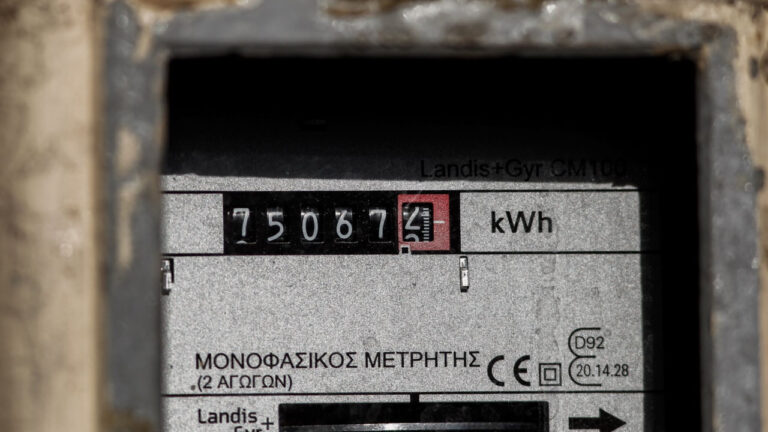 ΔΕΔΔΗΕ: Επανέλεγχος των υποθέσεων ρευματοκλοπής και αναστολή διακοπής ηλεκτροδότησης