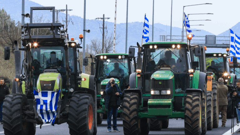 Διάλογος στο Μαξίμου με τα τρακτέρ στους δρόμους