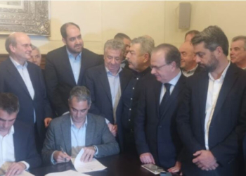 Δήμας: Υπέγραψε το πρακτικό παραχώρησης για το τμήμα Χανιά-Ηράκλειο του ΒΟΑΚ