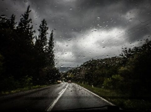 Επιστρέφει ο χειμώνας μετά το «ανοιξιάτικο διάλειμμα» στην Κρήτη – Πότε αλλάζει το σκηνικό του καιρού