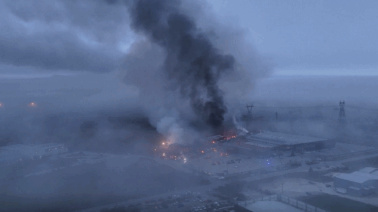 Φονική πυρκαγιά στο εργοστάσιο της «Βιολάντα» - Συγκλονιστικά βίντεο από drone