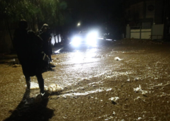 Γιατί η κακοκαιρία της Τετάρτης «έπνιξε» τα νότια προάστια: Οι 3 αιτίες του κατακλυσμού