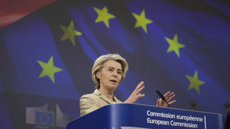 Η Φον ντερ Λάιεν για τη Βενεζουέλα: «Οποιαδήποτε λύση να σέβεται το διεθνές δίκαιο»