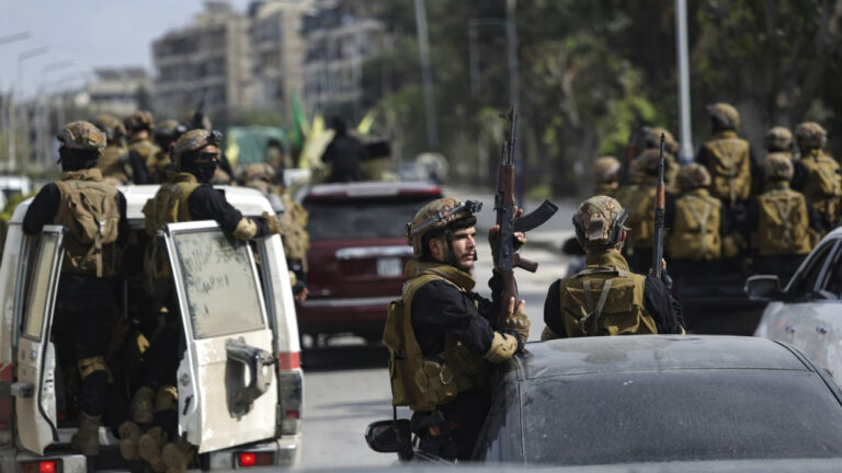 Η Τουρκία ζητά από τις κουρδικές ένοπλες ομάδες στη Συρία, να καταθέσουν τα όπλα