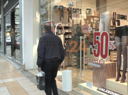 Η βαρυχειμωνιά στην Κρήτη «χάλασε» την πρεμιέρα των εκπτώσεων