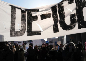 ΗΠΑ: Διαδηλώσεις σε όλη τη χώρα με αίτημα την απομάκρυνση των ομοσπονδιακών πρακτόρων από τη Μινεσότα