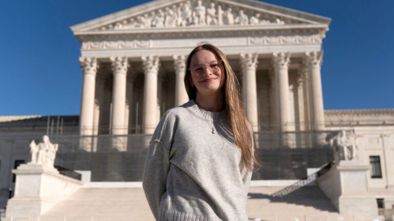 ΗΠΑ: Το Ανώτατο Δικαστήριο εξετάζει το δικαίωμα των διεμφυλικών κοριτσιών να συμμετέχουν σε αθλητικές διοργανώσεις