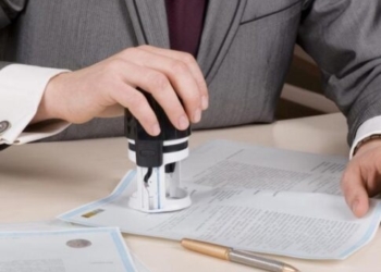 Ηράκλειο: Χειροπέδες σε δημοτικό υπάλληλο για απάτη – Πήρε 6.000 ευρώ και πλαστογράφησε έγγραφο!