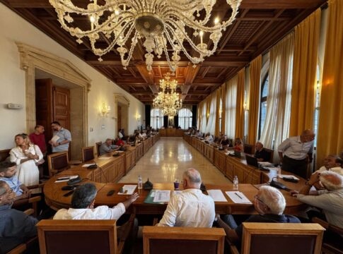 Ηράκλειο: Η διπλή συνεδρίαση του δημοτικού συμβουλίου και τα ερωτήματα που θα απαντηθούν
