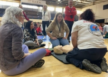 Ηράκλειο: Περισσότεροι από 250 καθηγητές εκπαιδεύτηκαν σε ΚΑΡΠΑ και χρήση απινιδωτή