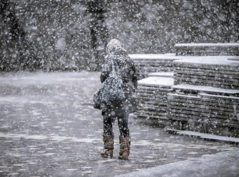 Καιρός: Αρχίζει η 4ήμερη ψυχρή εισβολή με ανέμους 8 μποφόρ – Οι περιοχές που θα χιονίσει