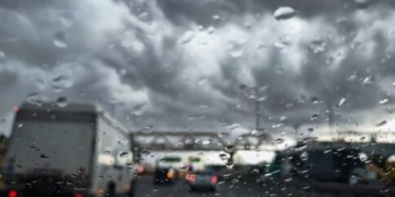 Καιρός: Συννεφιά και βροχές σήμερα στην Κρήτη – Από το Σάββατο επιστροφή του χειμώνα