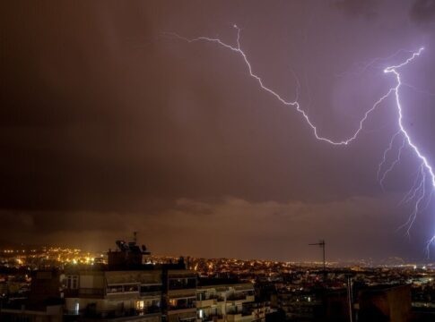 Κακοκαιρία 48 ωρών με ισχυρές καταιγίδες και χιόνια: Σε Red Code 5 περιοχές – Πώς επηρεάζεται η Κρήτη