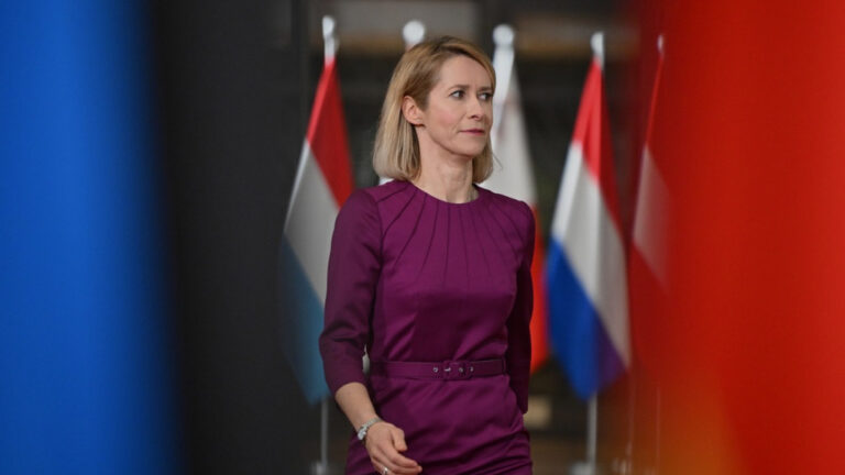 Κάλλας: Αντιμέτωποι με ανθρωπιστική καταστροφή οι Ουκρανοί, θέλει να τους ξεπαγιάσει η Ρωσία