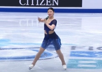 Κινέζα αθλήτρια χορεύει το «Αστερομάτα» της Κλαυδίας σε αγώνα καλλιτεχνικού πατινάζ – Δείτε βίντεο
