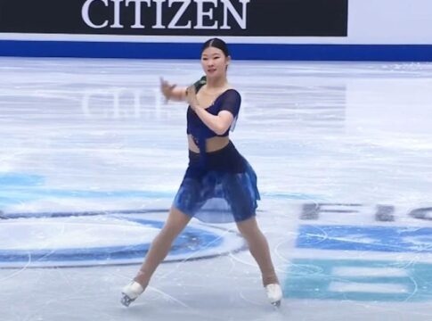 Κινέζα αθλήτρια χορεύει το «Αστερομάτα» της Κλαυδίας σε αγώνα καλλιτεχνικού πατινάζ – Δείτε βίντεο