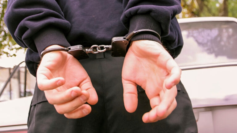 Κρατούσαν «ομήρους» μετανάστες, ζητώντας 7 χιλιάδες ευρώ για να τους αφήσουν ελεύθερους