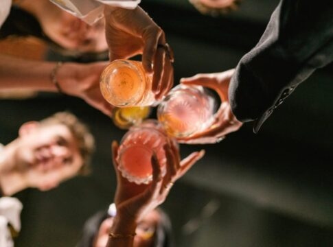 Κρήτη και αλκοόλ: Το επικίνδυνο φαινόμενο της μέθης ανηλίκων που δεν περιορίζεται