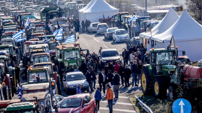 Λάρισα-Τρίκαλα: Κλιμακώνουν τις κινητοποιήσεις οι αγρότες σε Νίκαια και Δυτική Θεσσαλία