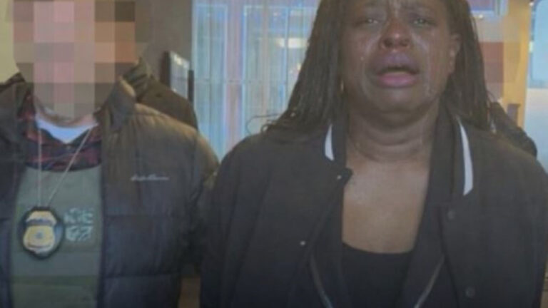 Λευκός Οίκος: Δημοσίευσε στο X φωτογραφία διαδηλώτριας παραποιημένη με AI