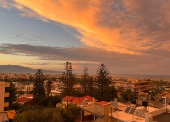 «Μαγικός» και πολύχρωμος ο ουρανός του Ηρακλείου – Δείτε φωτογραφίες