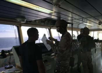 Μακρον: «Ρεσάλτο» του γαλλικού Ναυτικού σε τάνκερ από τη Ρωσία - Δείτε εικόνες